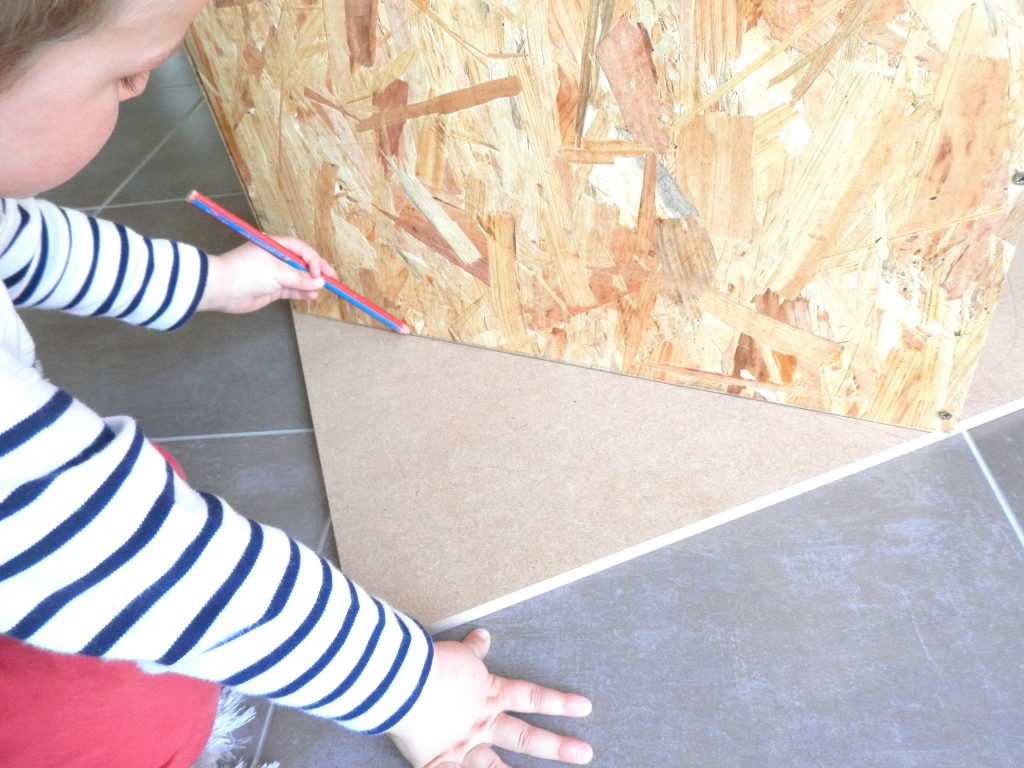 DIY fabriquer une cabane atelier pour enfant