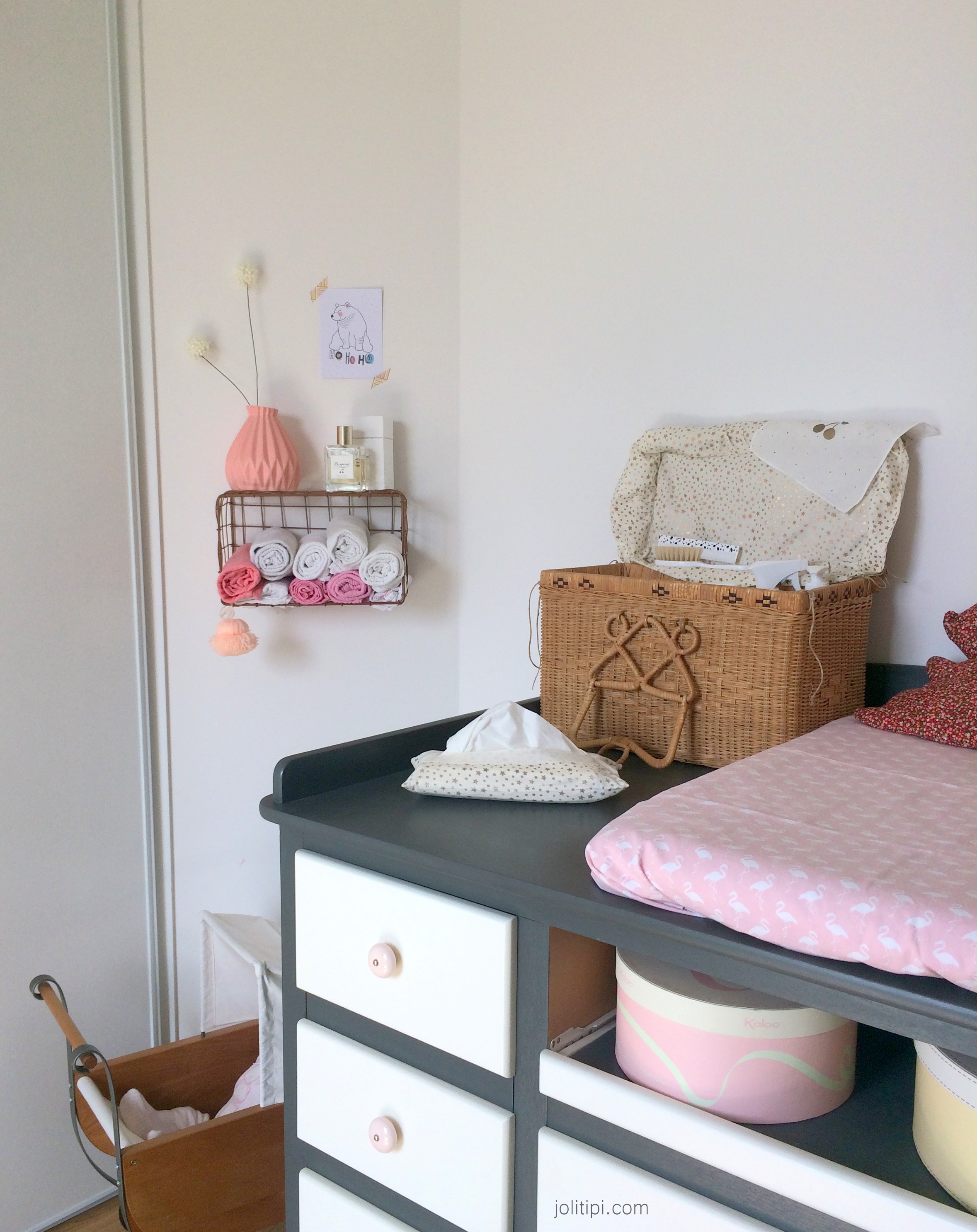 Commode table à langer chambre bébé fille