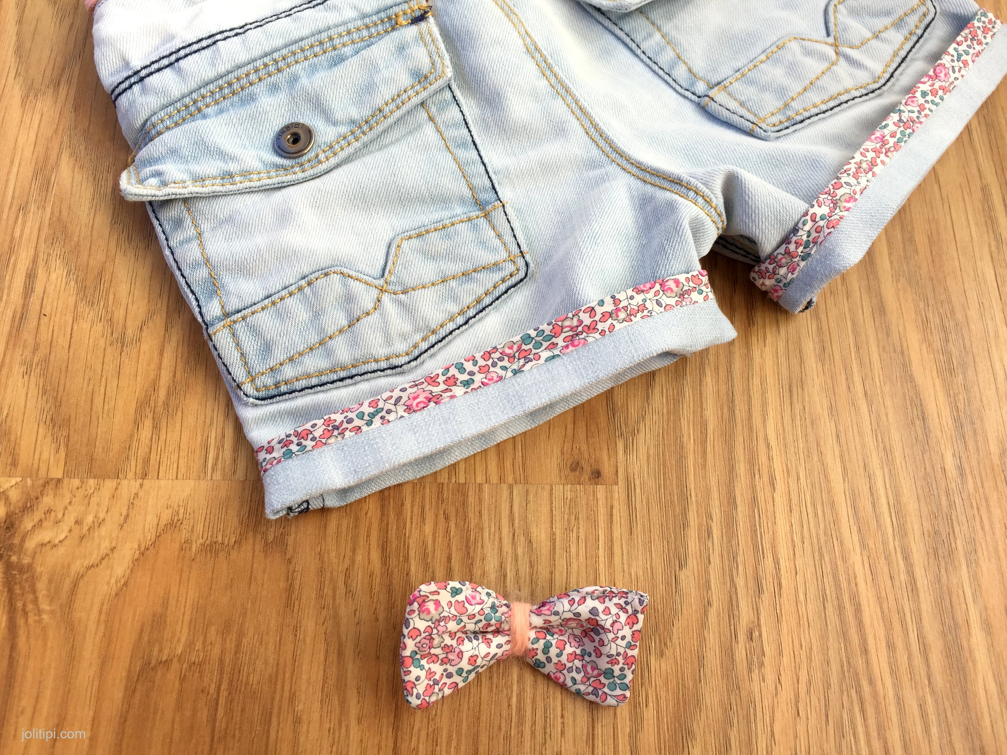 Short liberty pour petite fille et barrette nœud