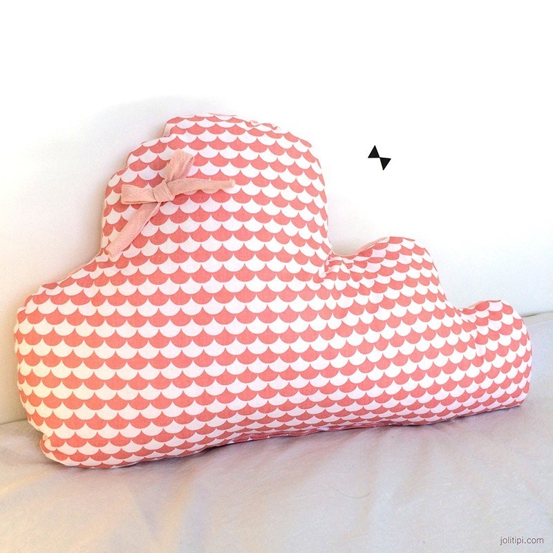 DIY : Fabriquer un coussin nuage (patron gratuit) - Joli Tipi