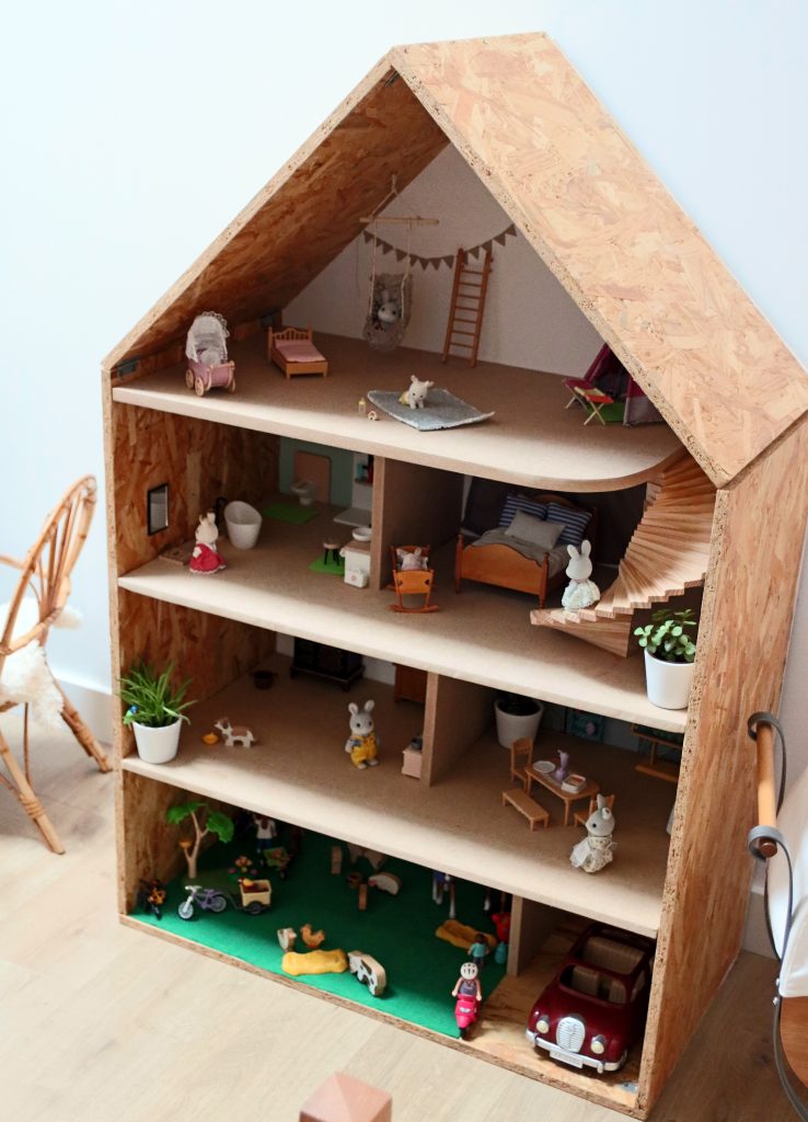 Fabriquer une maison de poupée ou playmobil