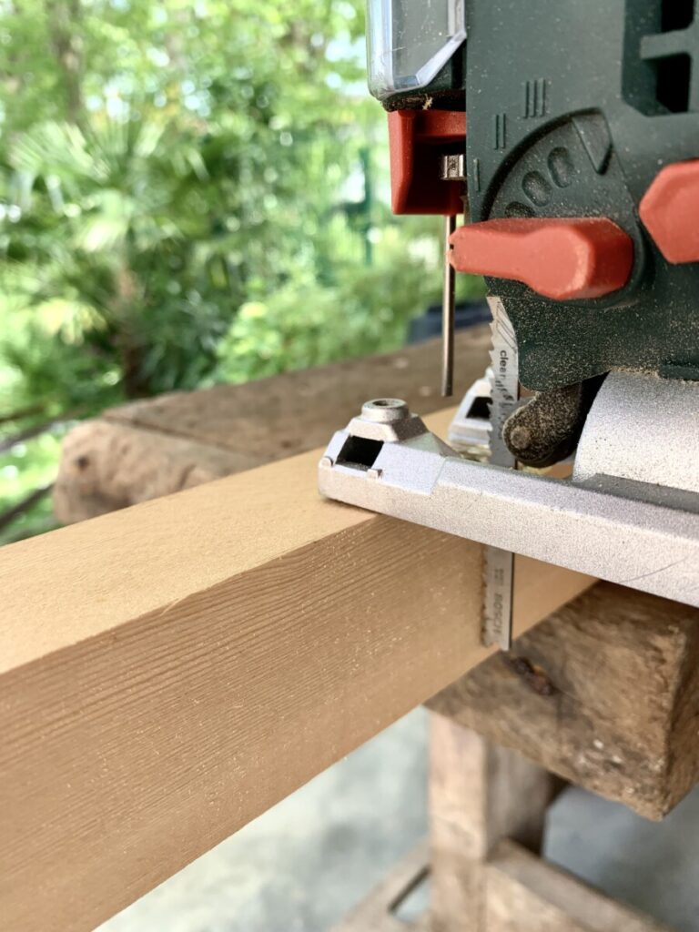 DIY fabriquer un support en bois pour fleurs séchées