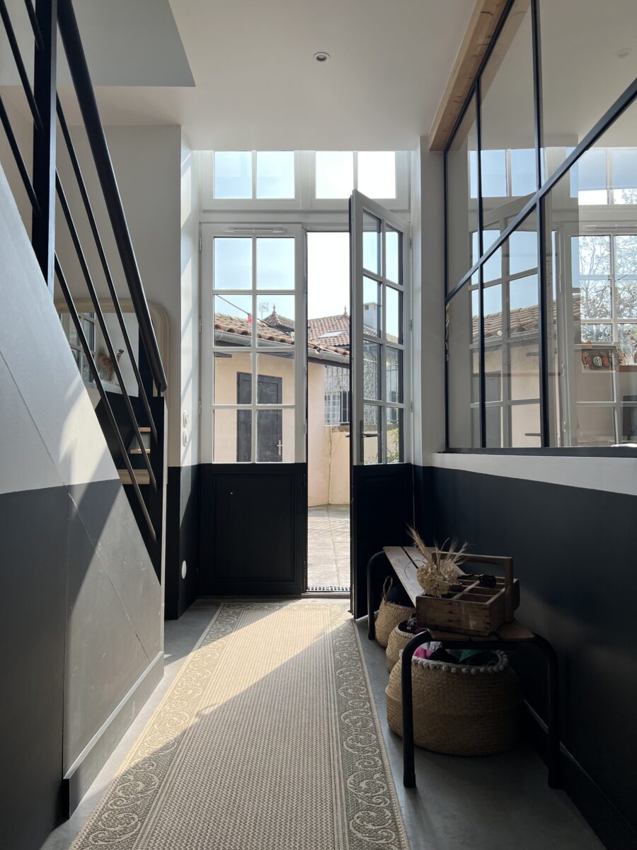 aménagement d'une entrée de maison ancienne rénovation