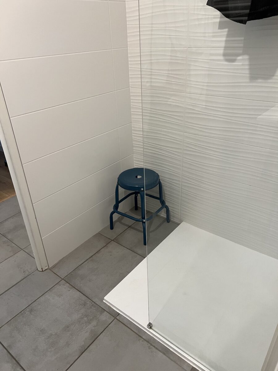 problème douche trop petite éclaboussures